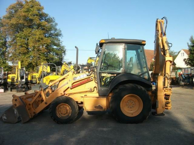Аренда челюстного экскаватора-погрузчика VOLVO BL-71, CASE 580 SR.